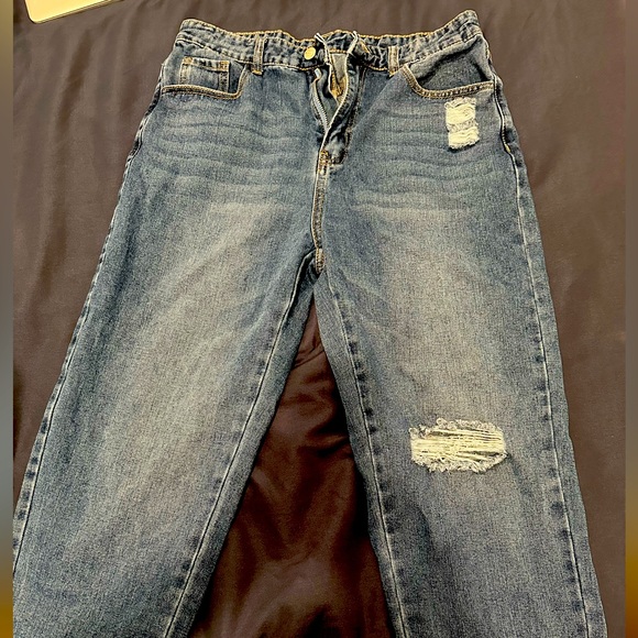High waist ripped frayed hem mom jeans - Picture 3 of 4